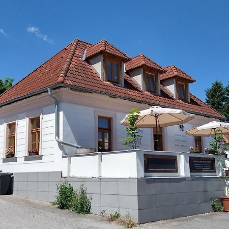 Apartmany Maly Mnich Mnisek pod Brdy Exterior photo