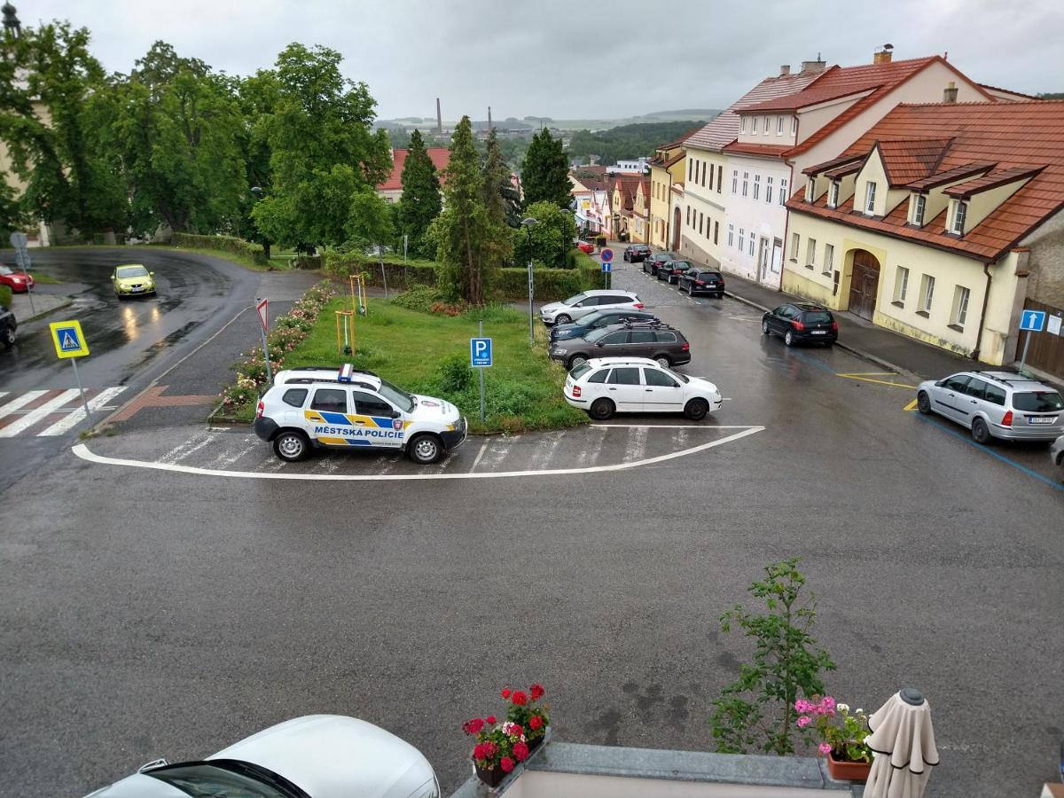 Apartmany Maly Mnich Mnisek pod Brdy Exterior photo