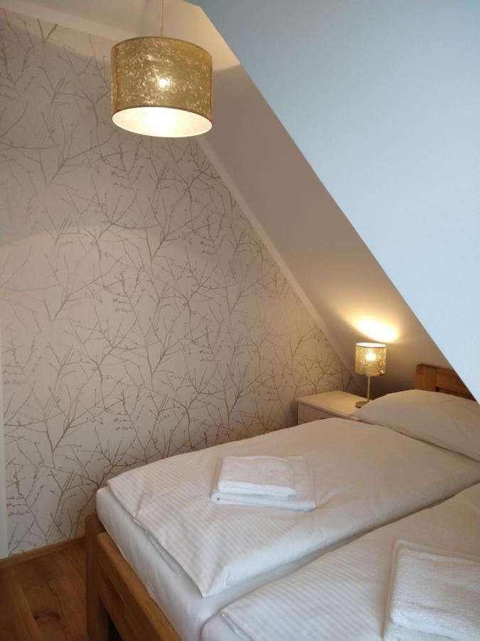 Apartmany Maly Mnich Mnisek pod Brdy Exterior photo
