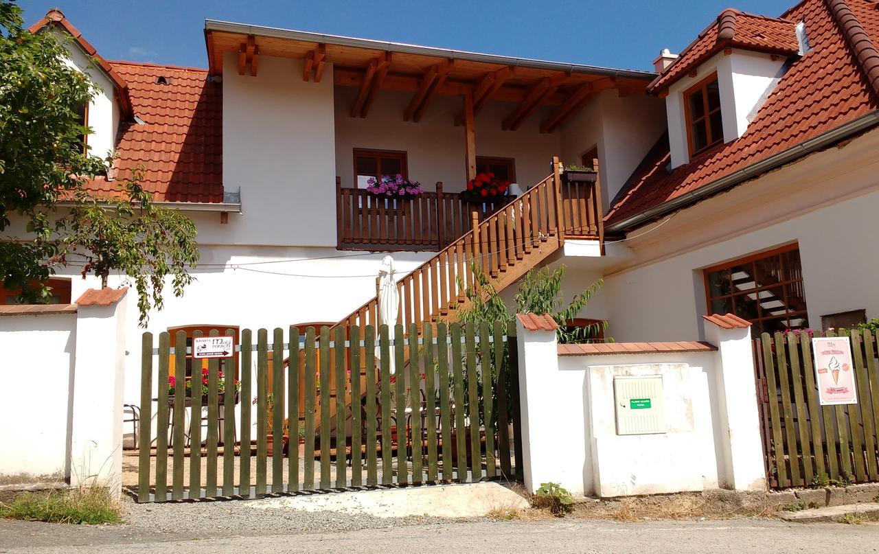 Apartmany Maly Mnich Mnisek pod Brdy Exterior photo