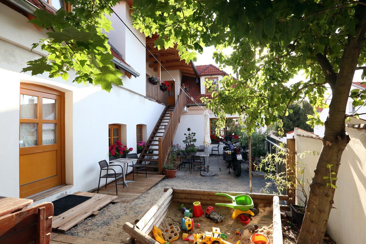 Apartmany Maly Mnich Mnisek pod Brdy Exterior photo