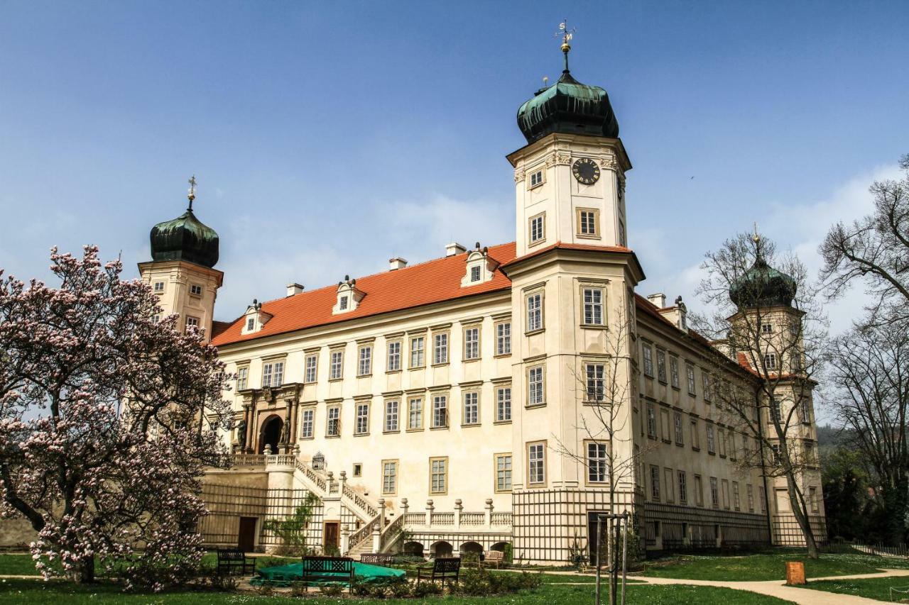 Apartmany Maly Mnich Mnisek pod Brdy Exterior photo